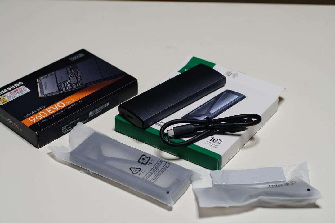 Samsung 960 EVO M.2 500GB SSD + 外付けケース
