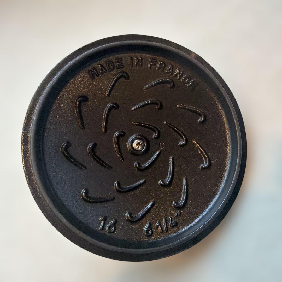 STAUB ラ・ココット de GOHANブラック　Mサイズ　16cm