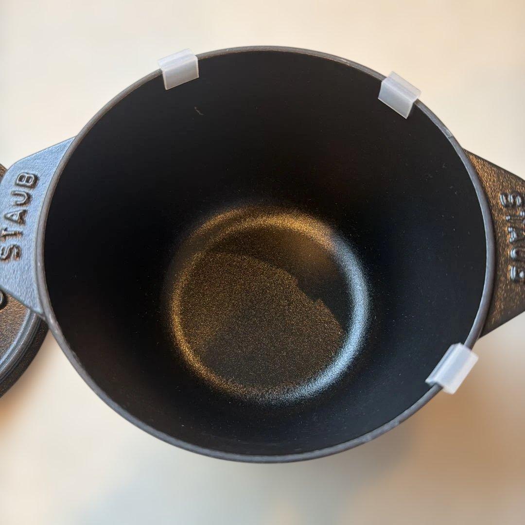 STAUB ラ・ココット de GOHANブラック　Mサイズ　16cm