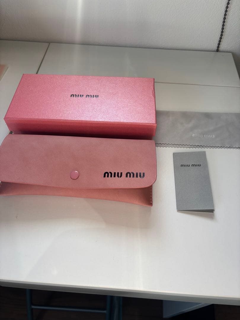 miu miu 刻印 サングラス　箱&メガネケース付き