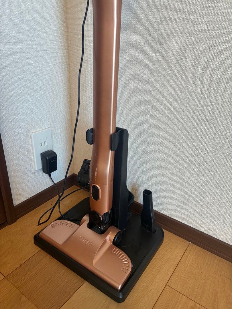 もんたはな　スタンド充電式スティッククリーナー ローズゴールド　Shark