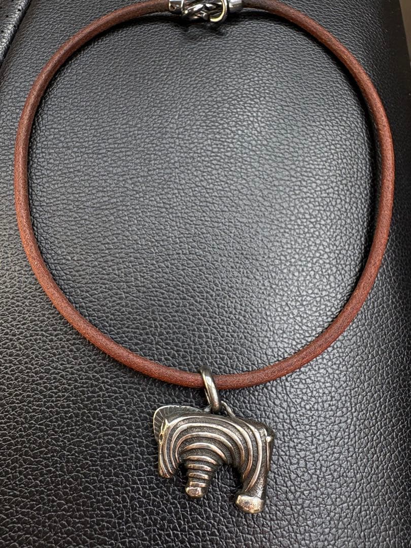 アクセサリー HERMES Leather Necklace Zebra Silver