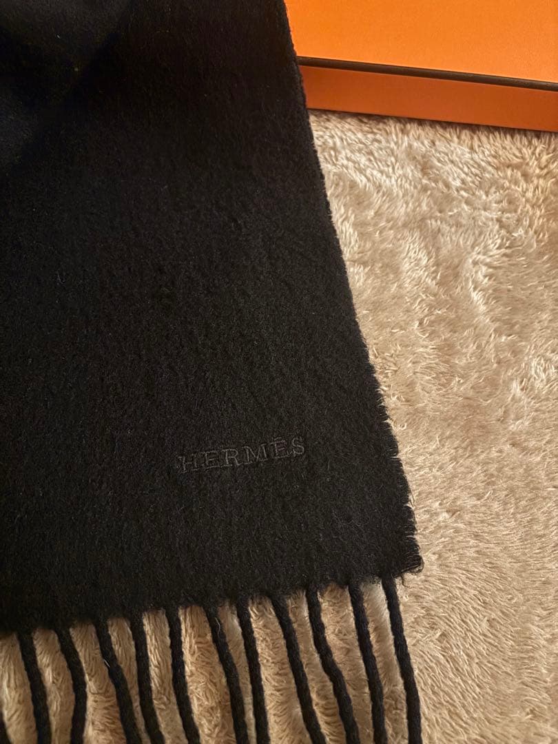 HERMES カシミヤ ブラックマフラー フリンジ付き
