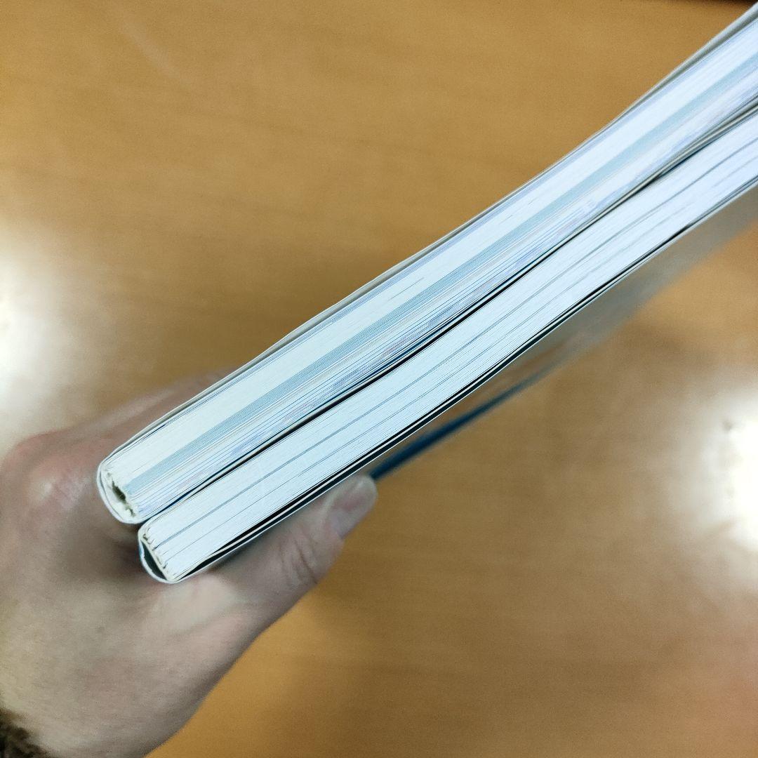 ユーリ!!!on ICE公式ファンブック＋公式ガイドブック　２冊セット