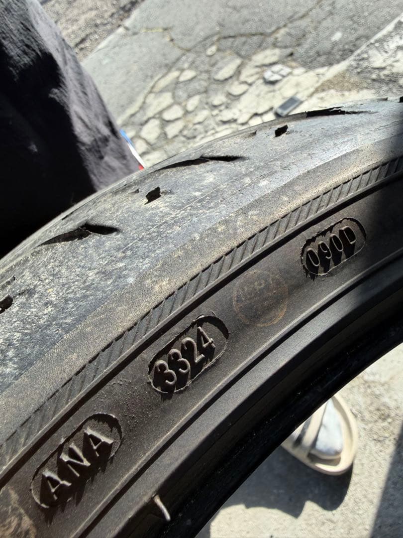 20インチ 225/35R20