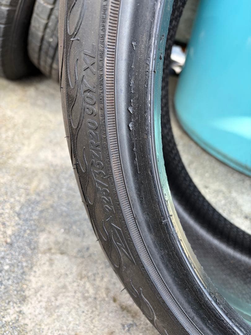 20インチ 225/35R20
