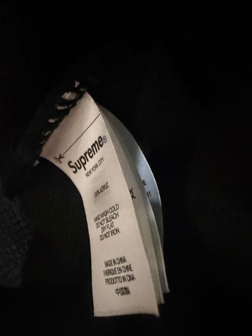 Supreme ニット帽 ポンポン付き 黒