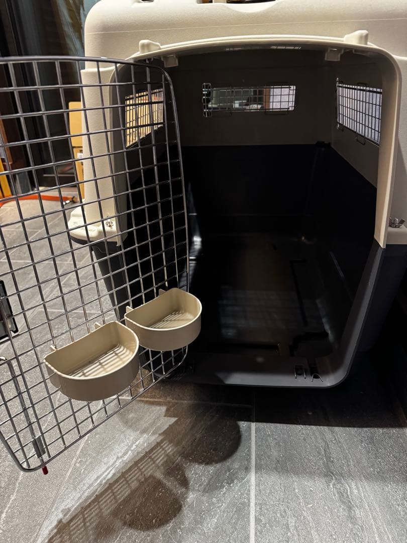 大型犬用ケージ クレート ローラー 食器付き