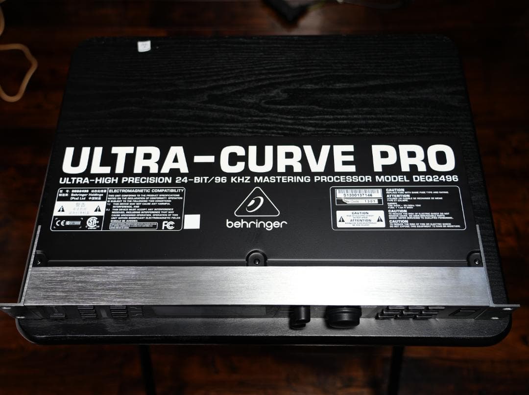 べリンガーULTRACURVE PRO 　DEQ2496マイク付き