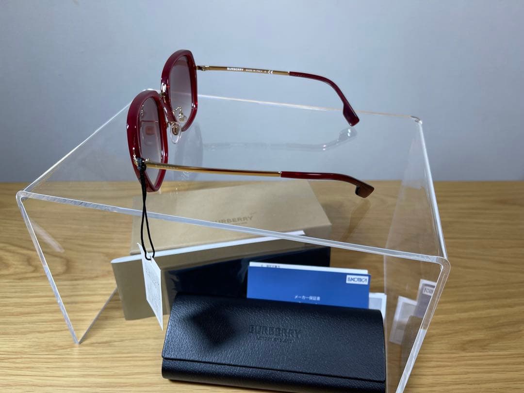 BURBERRY BE4311D 新品未使用　made in Italy