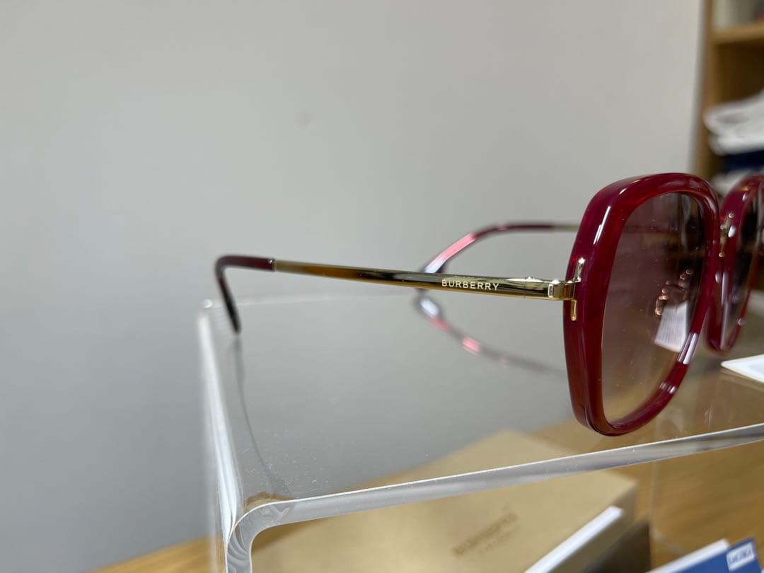 BURBERRY BE4311D 新品未使用　made in Italy
