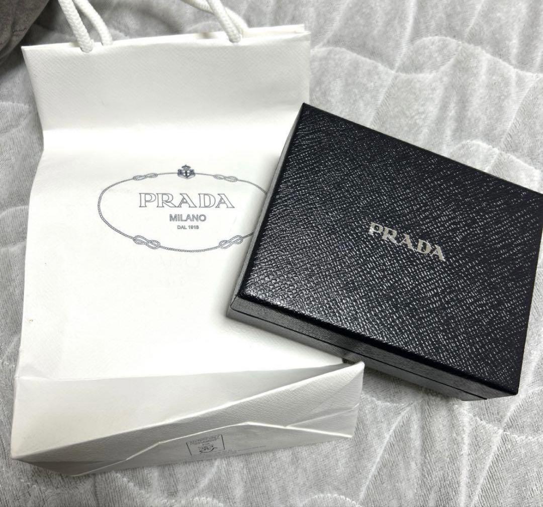 【正規品】【最終値下げ】PRADA 財布　サフィアーノ　二つ折り