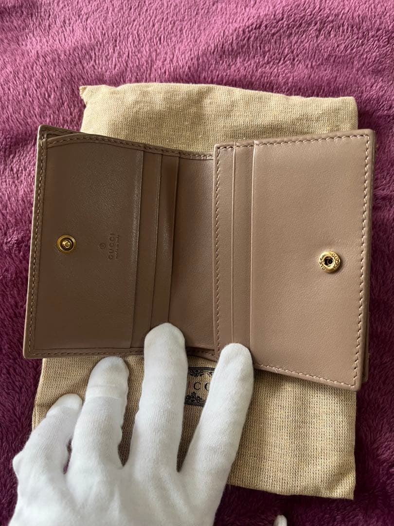 【美品】GUCCI ggマーモント　二つ折り財布　ピンクベージュ