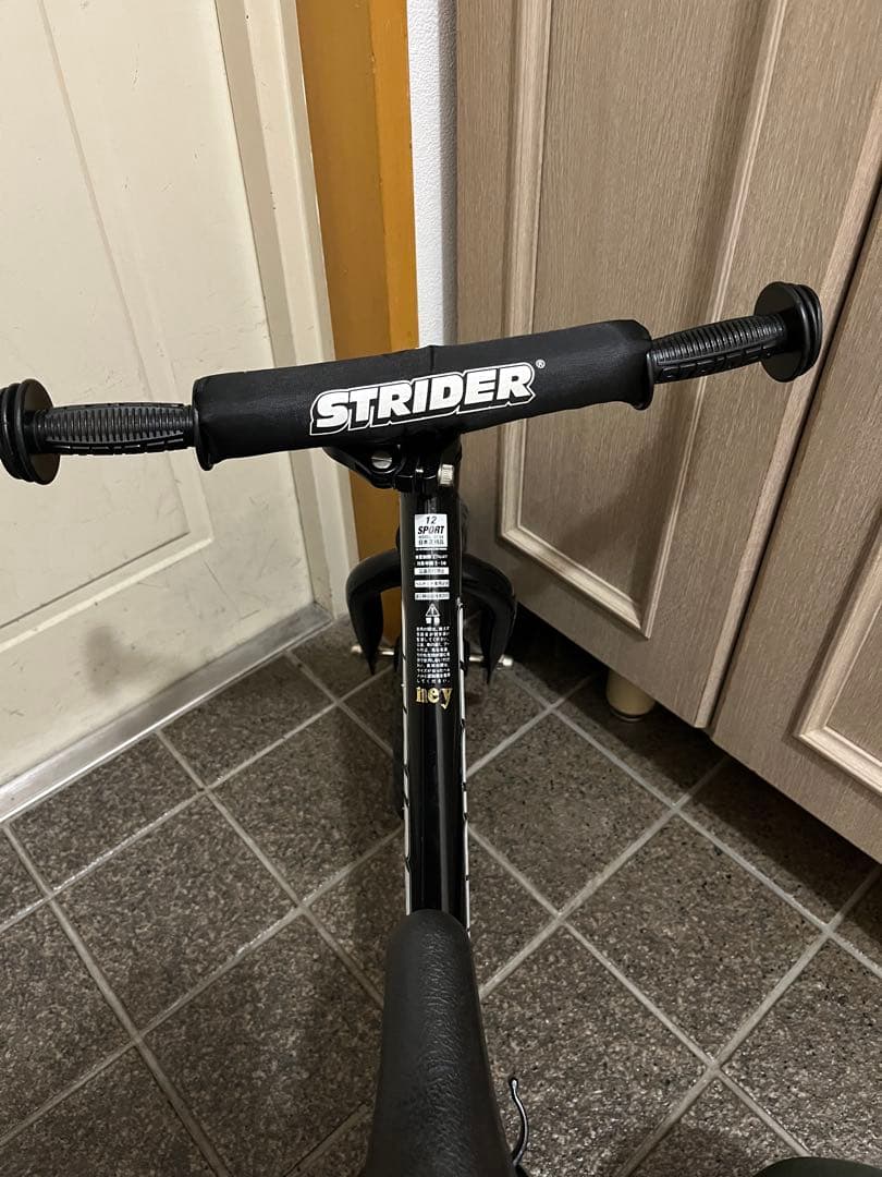 STRIDER バランスバイク 12インチ ブラック　個人使用品