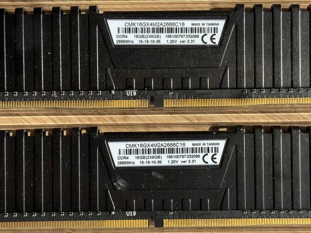 Corsair VENGEANCE ® LPX DDR4 16G 2666MHz