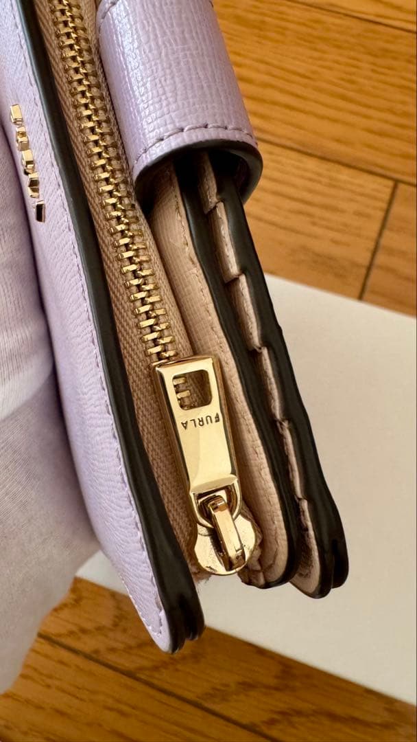 FURLA 二つ折り財布　薄紫