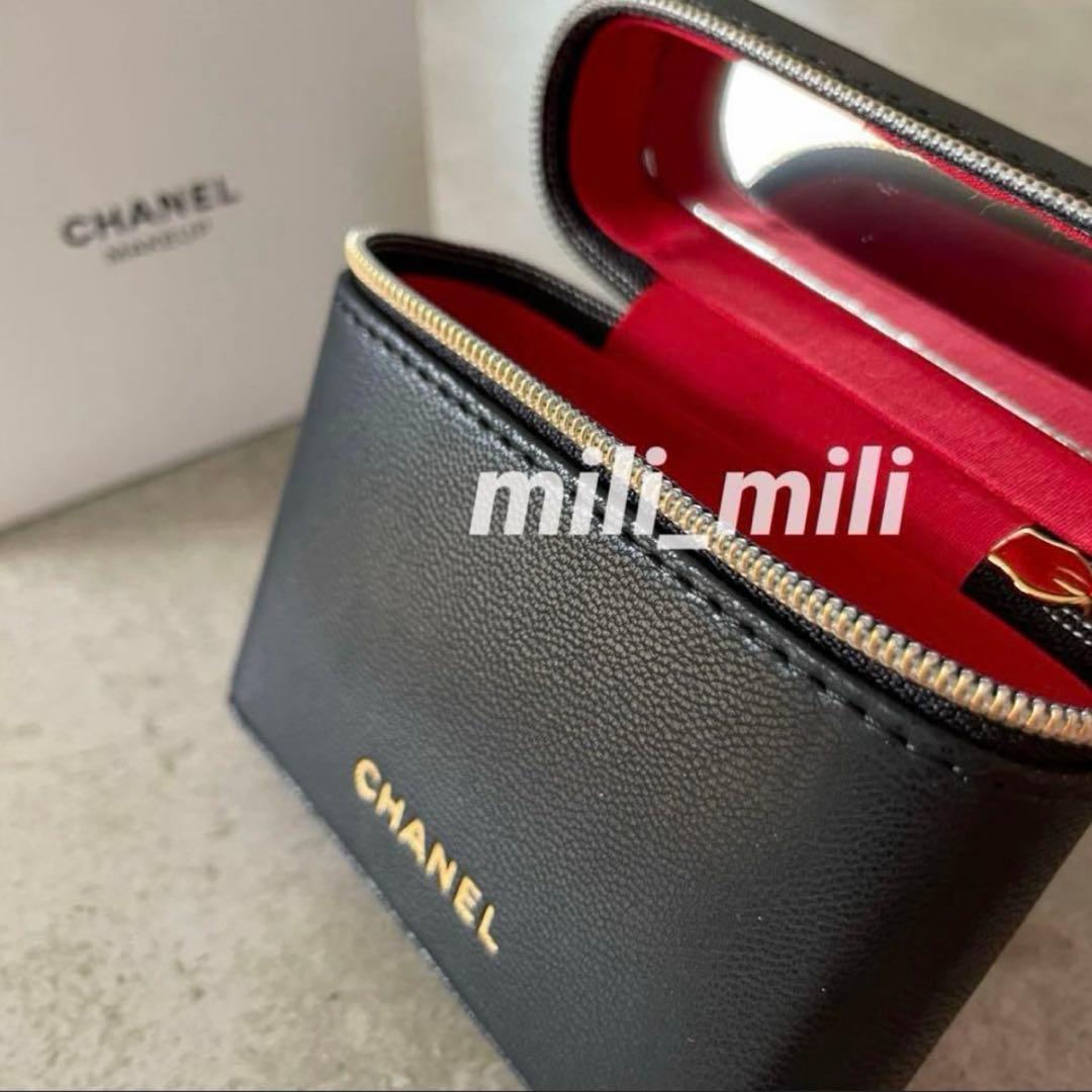CHANEL／ミラー付きミニリップコスメポーチ　ノベルティ　シャネル
