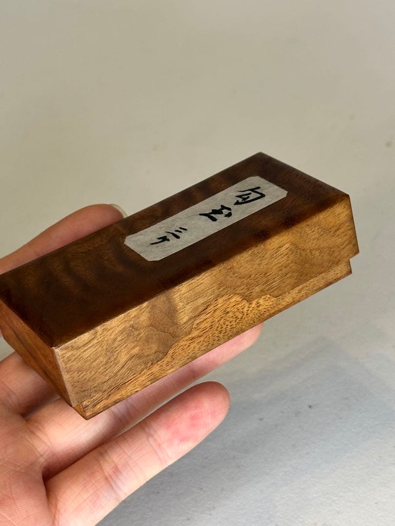 勾玉　三点　共箱付　翡翠・石製　玉石 時代物　古美術　骨董品
