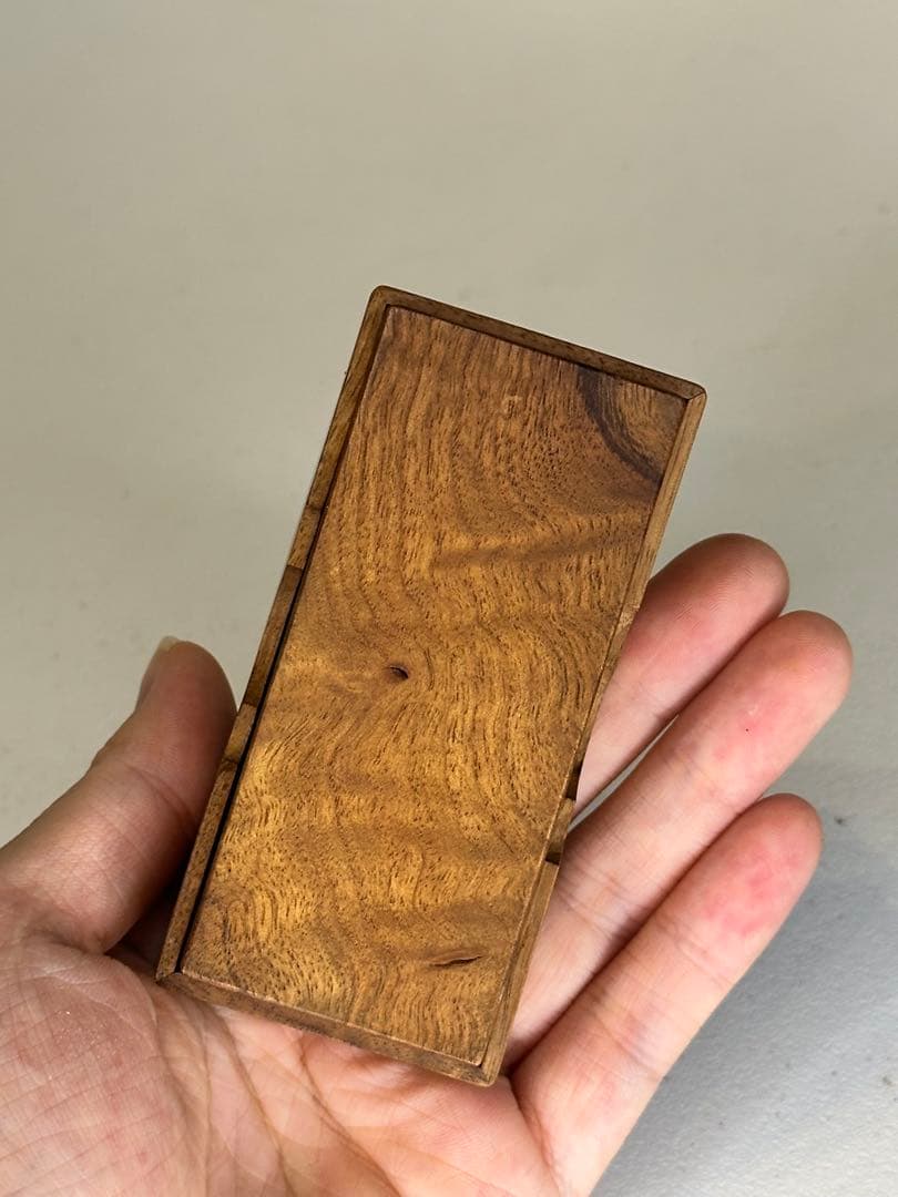 勾玉　三点　共箱付　翡翠・石製　玉石 時代物　古美術　骨董品