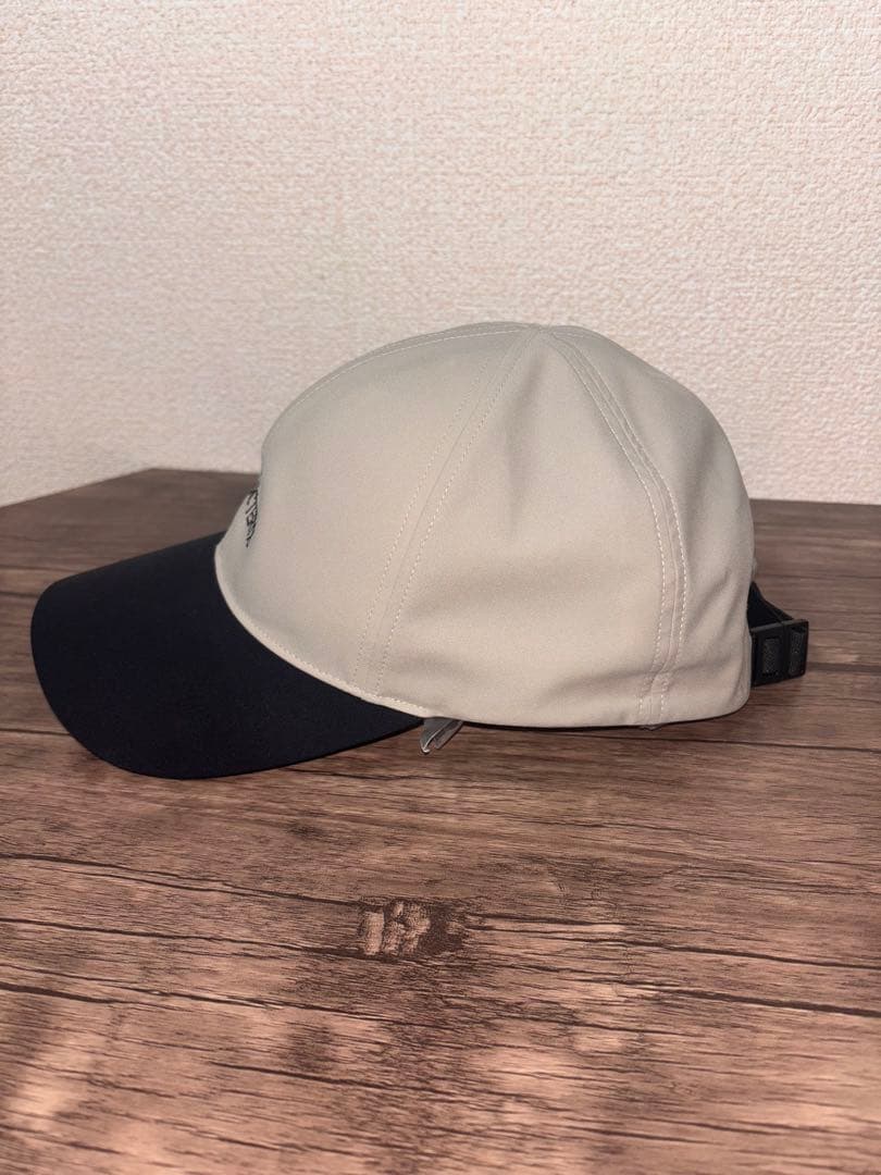 ARC'TERYX ベージュ/ブラック キャップ