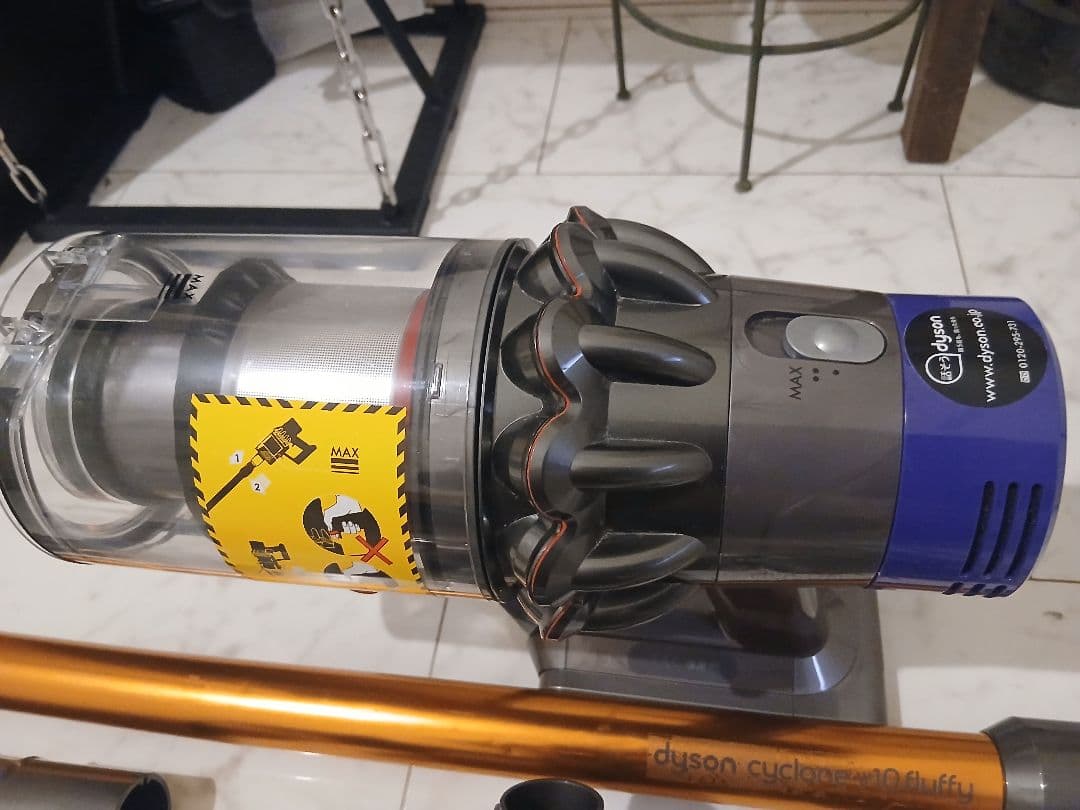 ア*ュ様 Dyson V10 Fluffy SV12 付属品多数 動作品