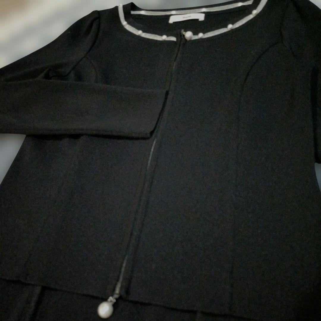 さらに！値下げしました！René 黒のパール付き長袖カーディガン