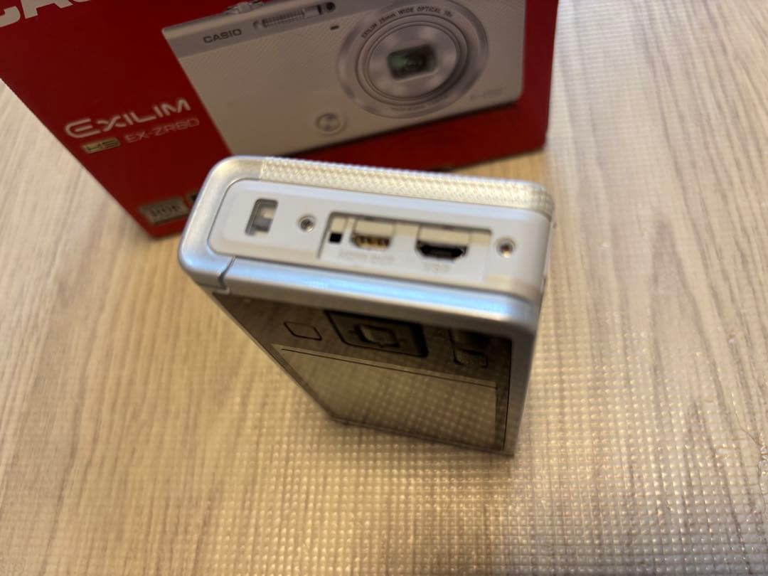 CASIO EXILIM EX-ZR60シルバー 本体