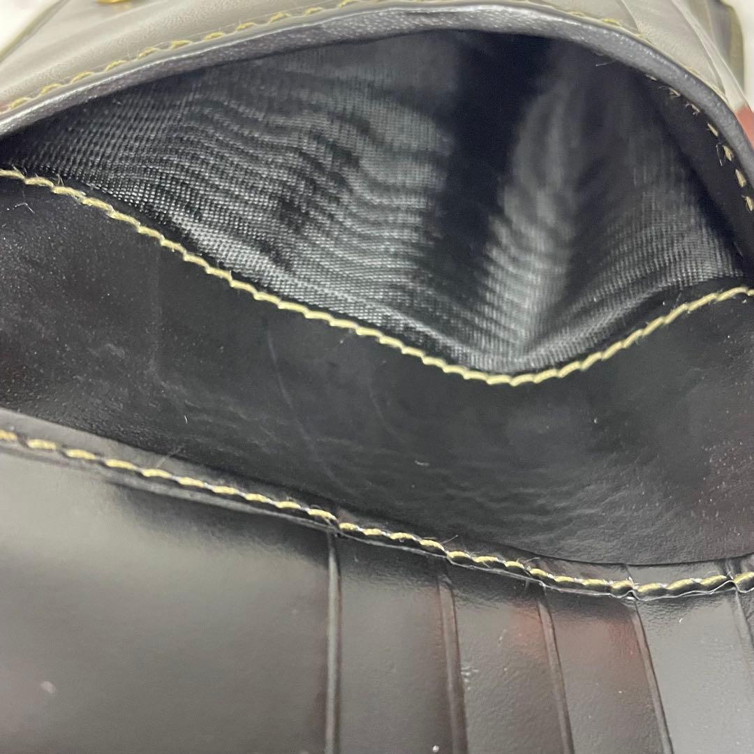 【美品】FENDI フェンディ ペカン柄二つ折り財布 Wホック PVC