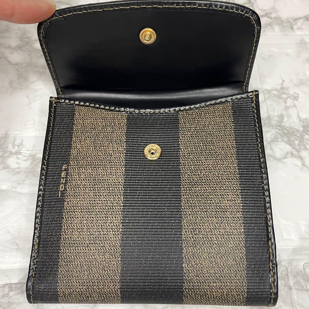 【美品】FENDI フェンディ ペカン柄二つ折り財布 Wホック PVC