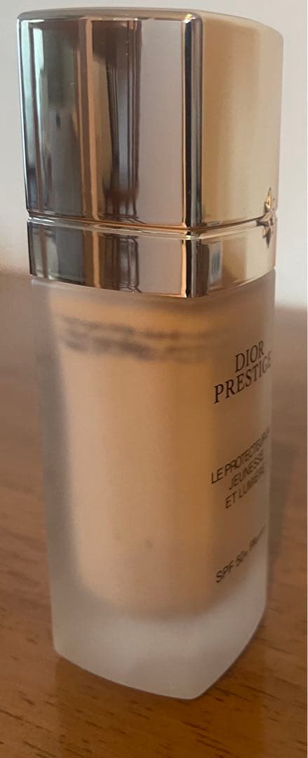 DIORプレステージホワイトルプロテクターUVルミエールBB00