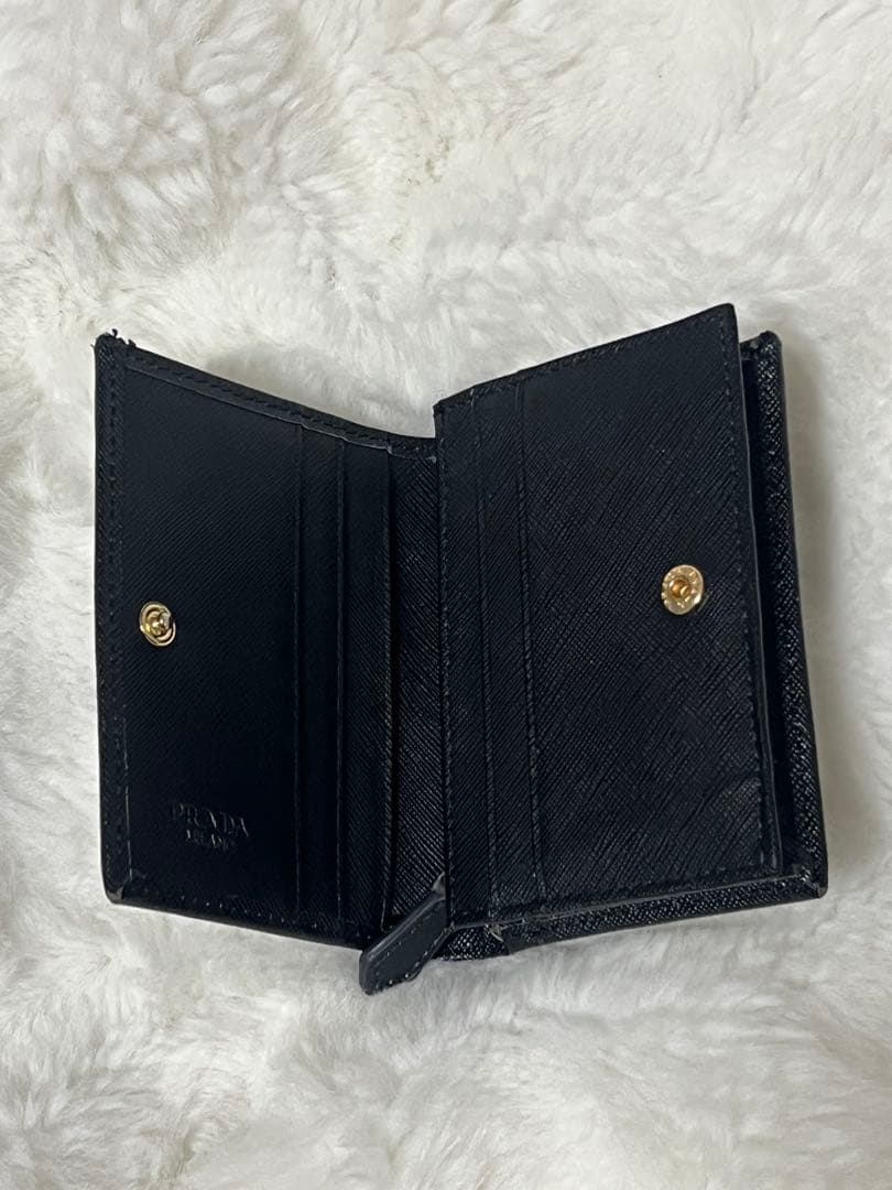 Prada 二つ折り財布