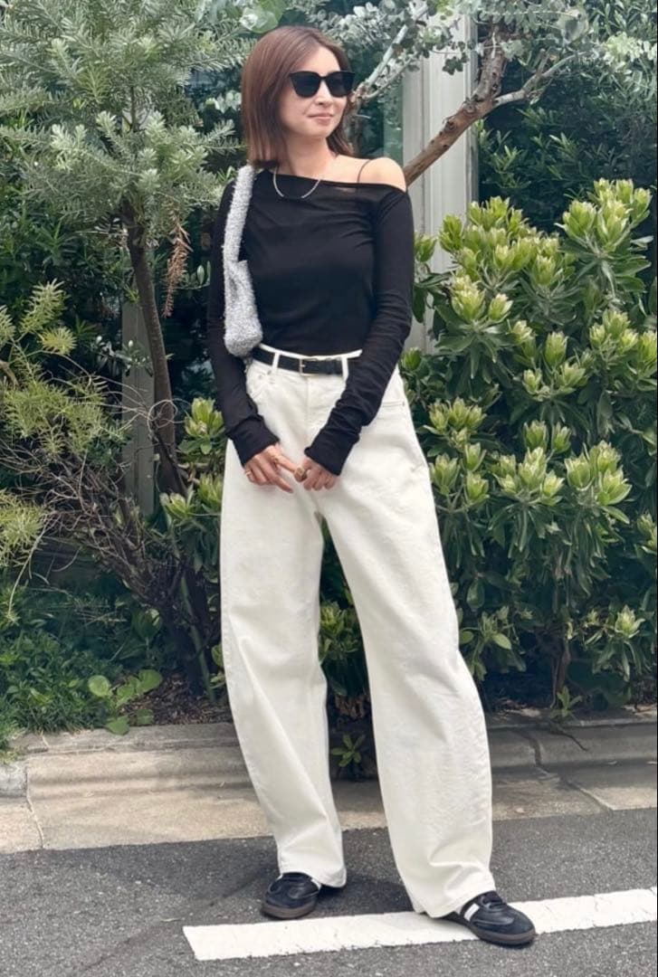 ヤヌーク　カーブテーパード ローラ　ホワイト　25インチ