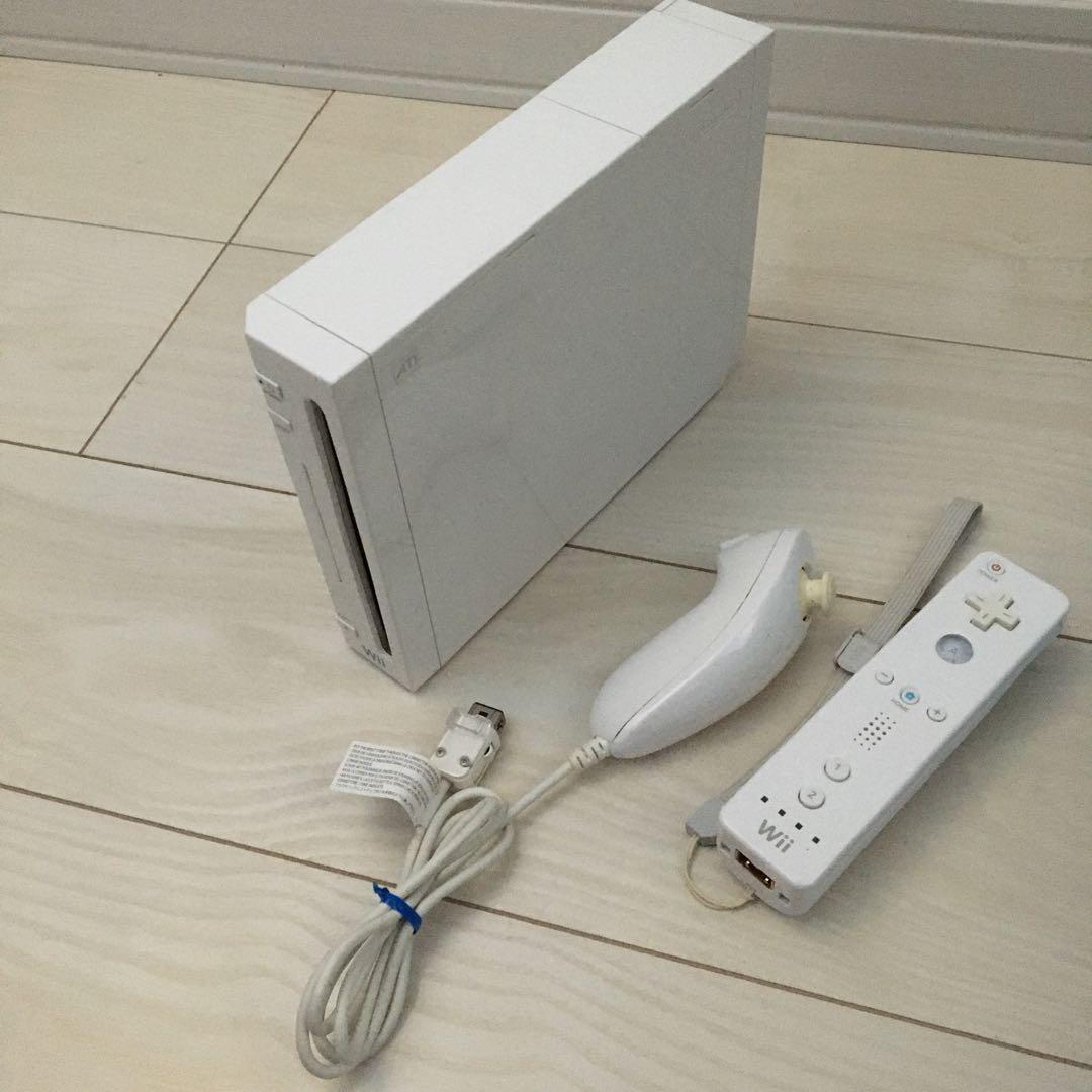 ゲーム　wii本体　ゲームソフト2本セット　購入してすぐに遊べますよ‼️