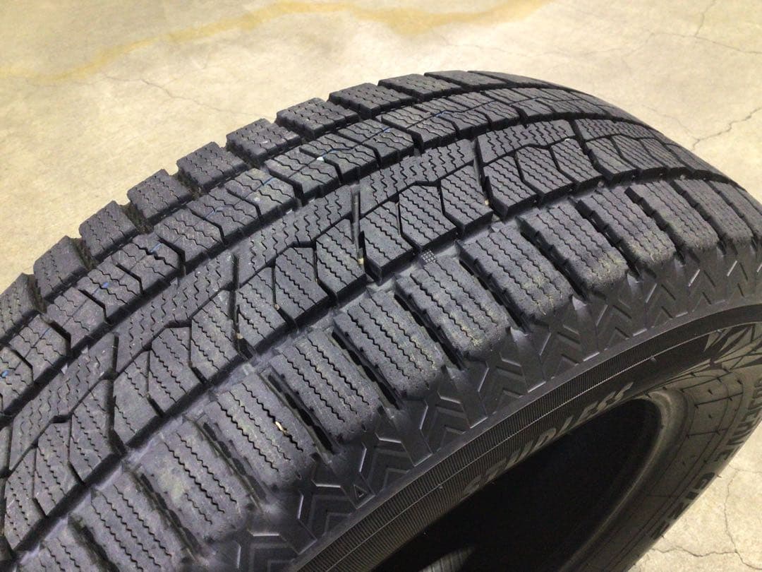深溝 激安 205/65R15 トーヨー GIZ2 スタッドレス 4本 送料込み