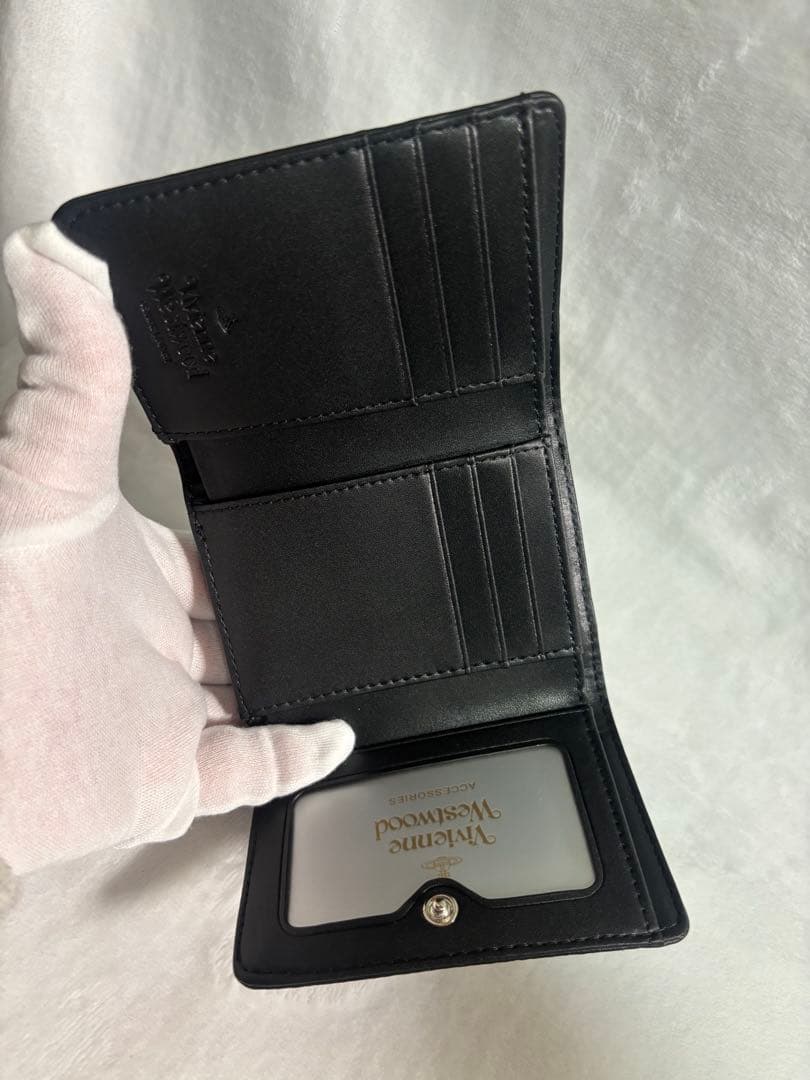 【内柄も素敵☆】Vivienne Westwood 三つ折り財布 マット 黒