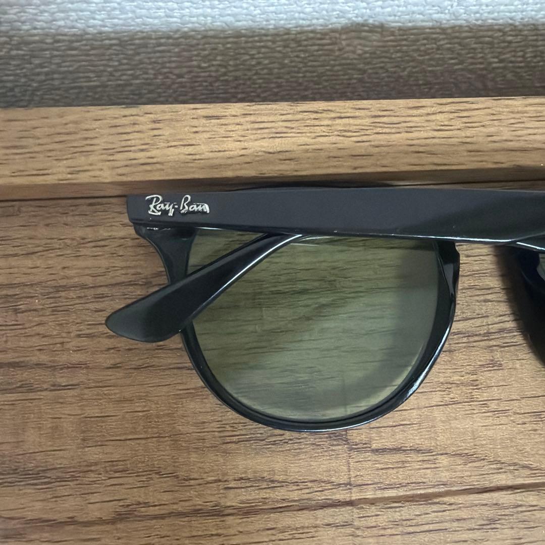 Ray-BanサングラスRB4259Fモデル