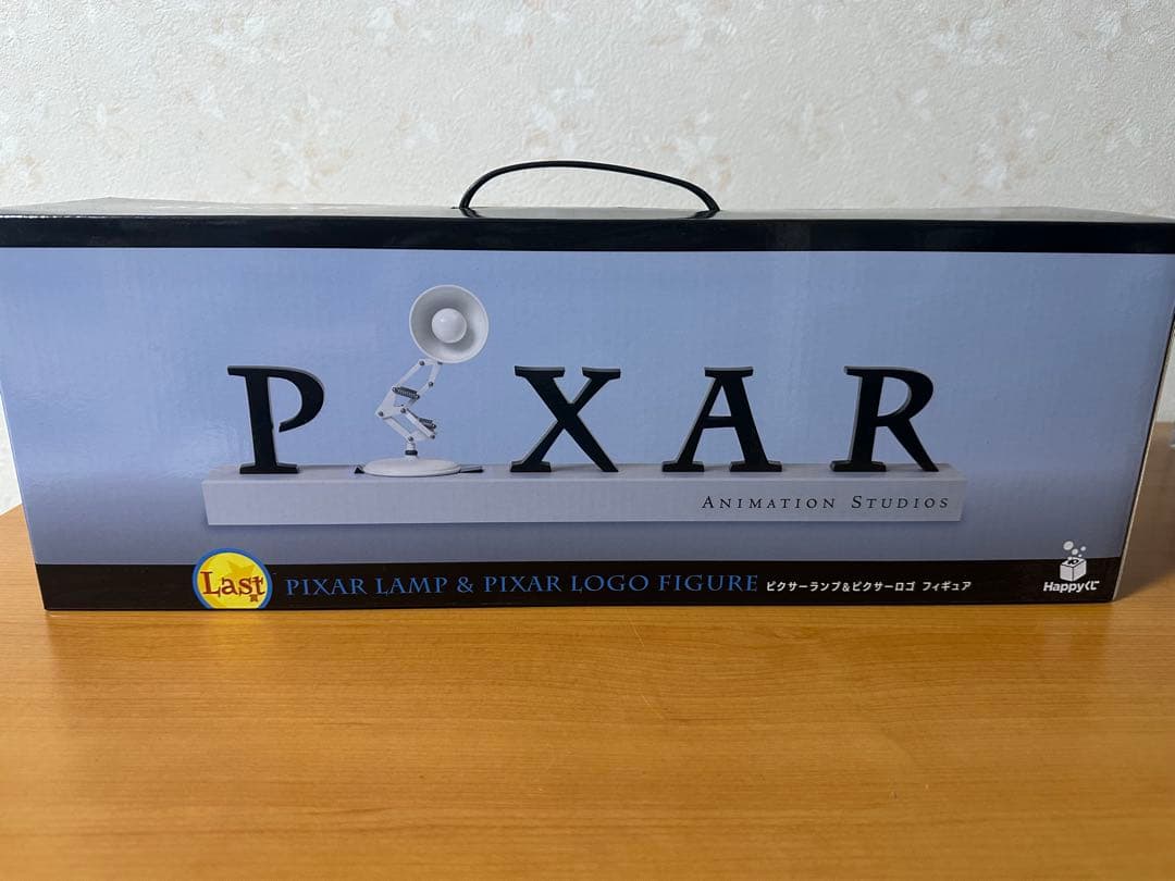 PIXAR ロゴフィギュア＆ランプセット