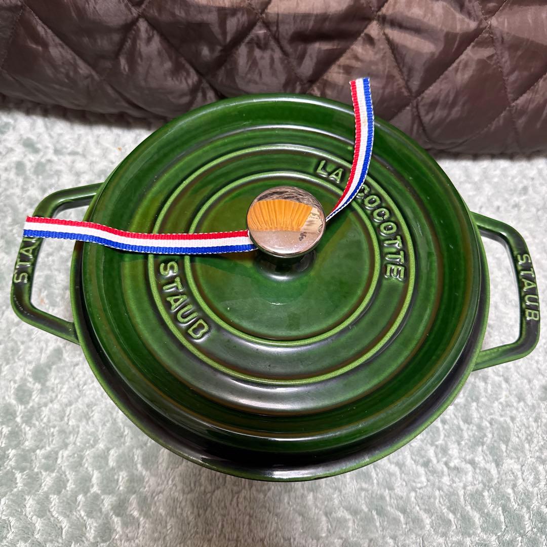 新品 ストウブ ココット ラウンド 22cm バジルグリーンCOCOTTE