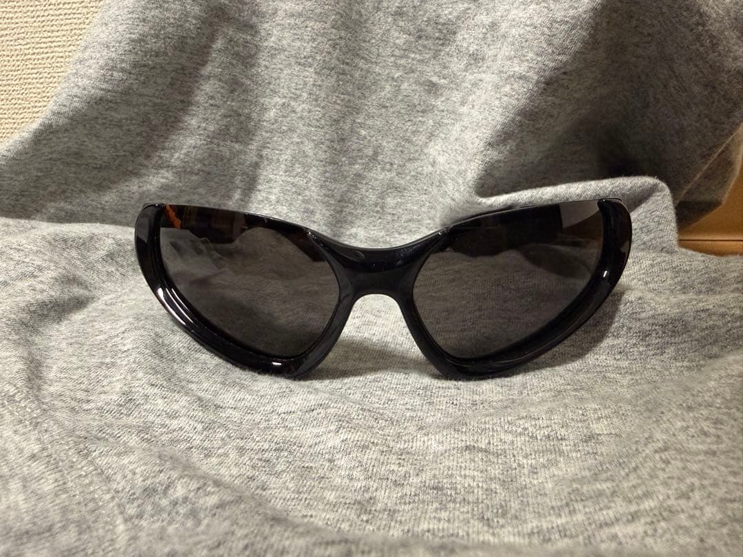 てぃーすBALENCIAGA ブラック サングラス xpander