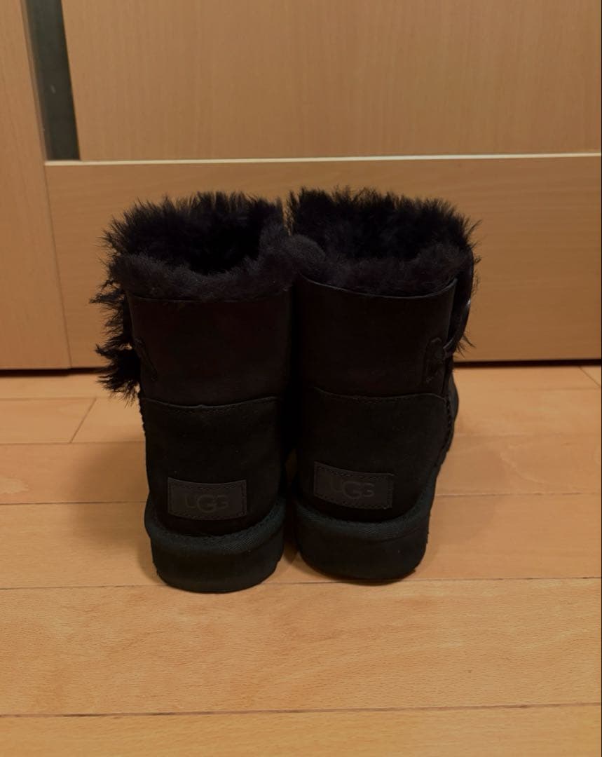 靴 UGG Mini Bailey Button Boot