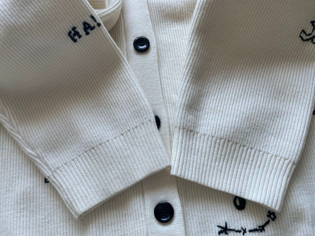 【未使用】フレームワーク　ハンド刺繍ラブカーディガン