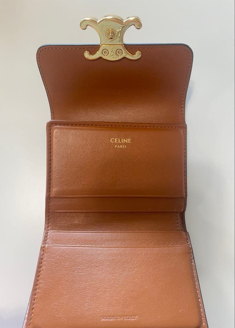 CELINE 三つ折りミニ財布　トリオンフ