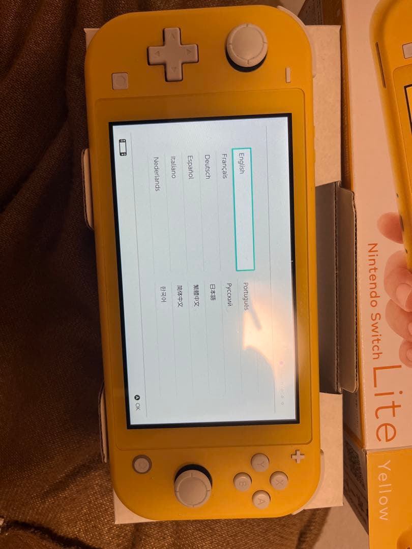 Nintendo Switch Lite イエロー 本体、マイクラ、ロックマン付