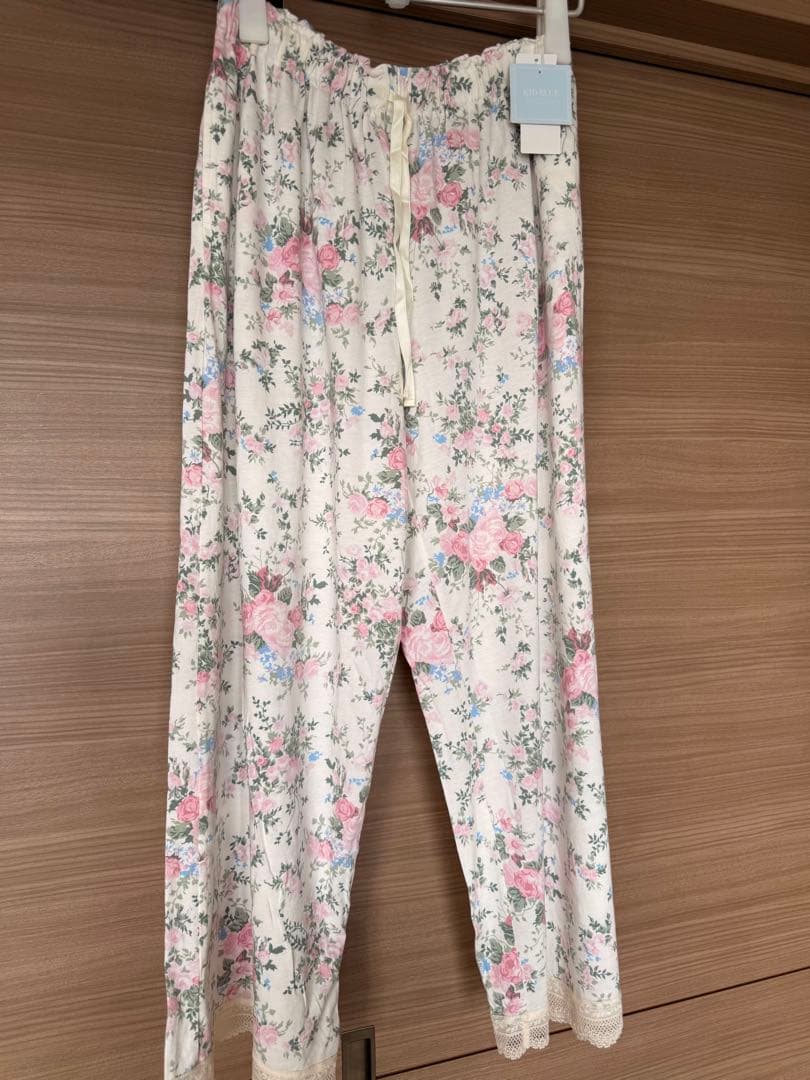 新品タグ付き　キッドブルー　ルームウェアパンツ