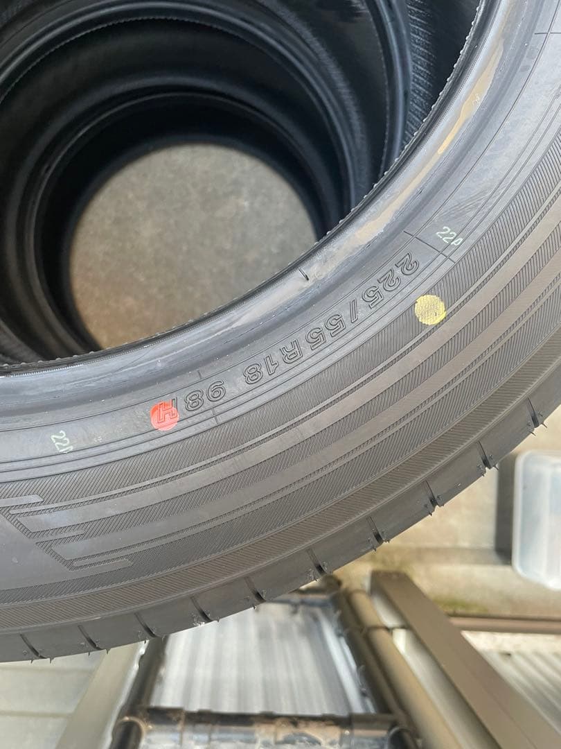 新車外し　ヨコハマ　ADVAN V61 225/55R18 4本　レクサスLBX