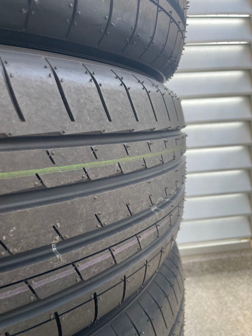 新車外し　ヨコハマ　ADVAN V61 225/55R18 4本　レクサスLBX