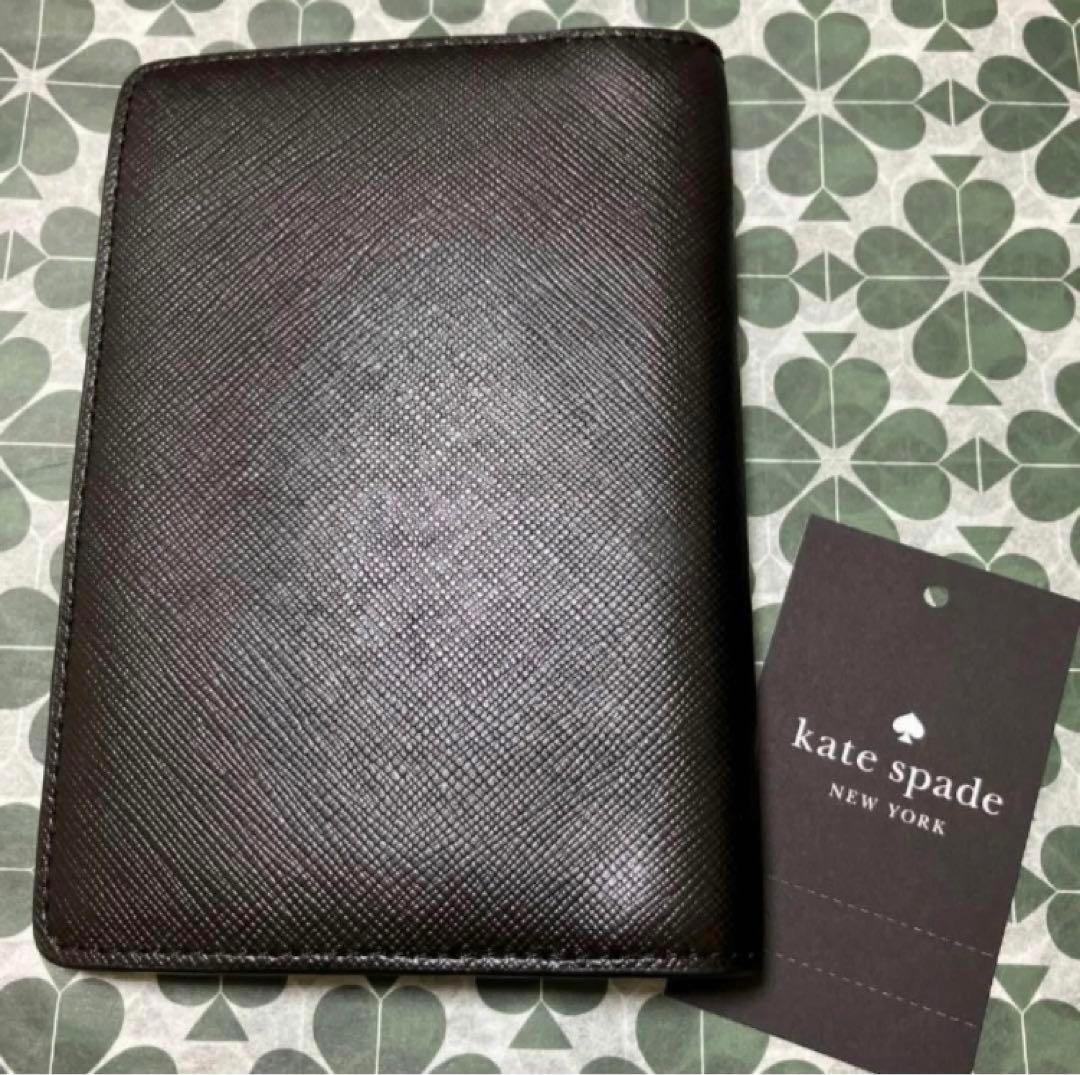 新品　kate spade NEWYORK パスポートケース　ブラック