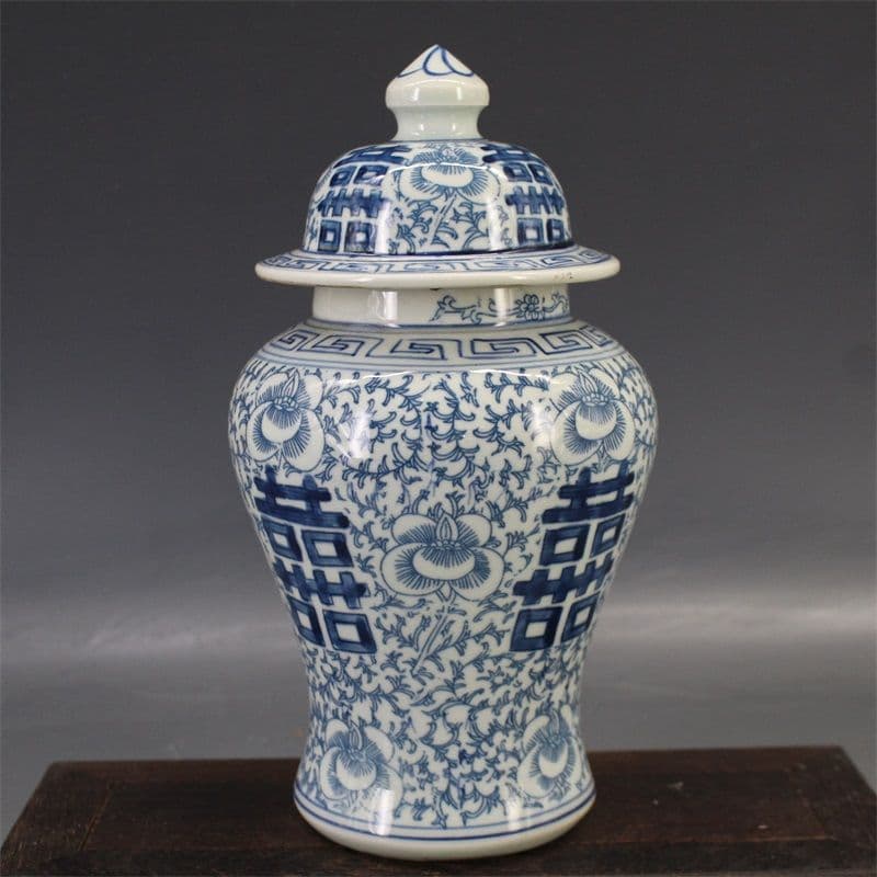 清青花双喜纏枝紋将軍蓋缶 景徳鎮 陶磁器 装飾品 現代工芸品 美術品 置物