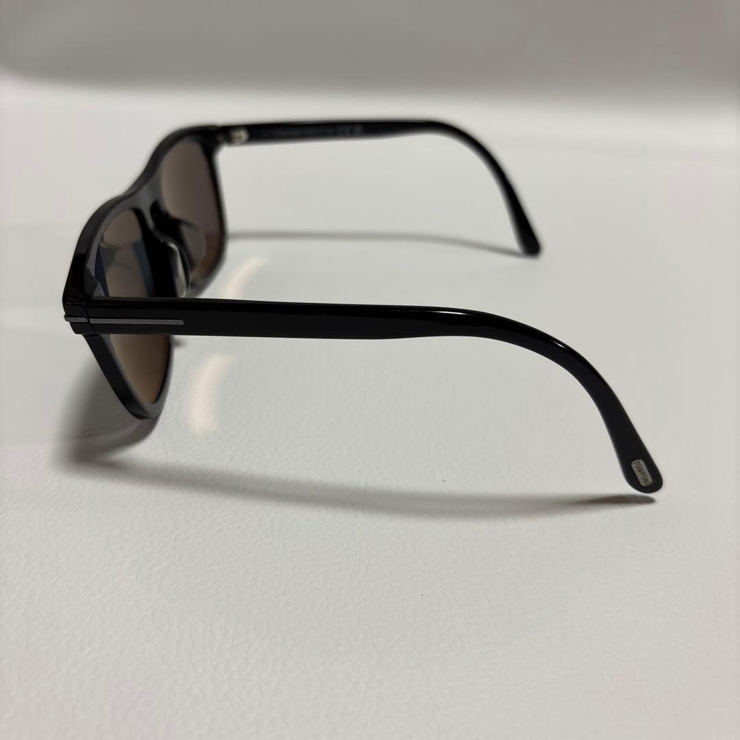 【偏光】TOM FORD Gerard-02 TF930-F 01D 黒 伊製