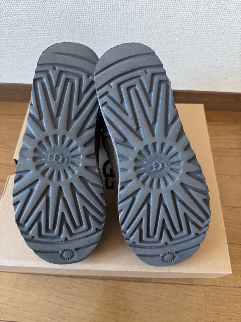 UGG Classic Mini II グレー 24.0cm